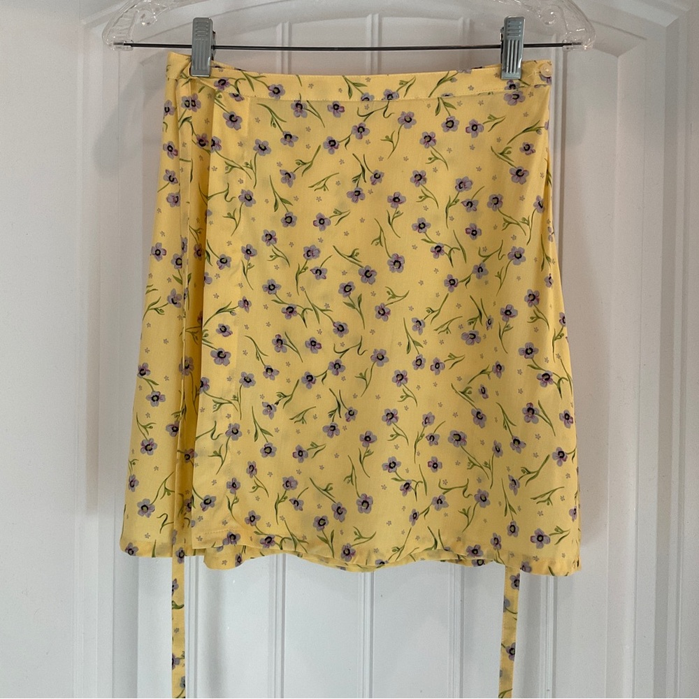 Dolls Kill Motel Rocks Handmade Floral Wrap Mini Skirt Women’s Size Small - Picture 4 of 16